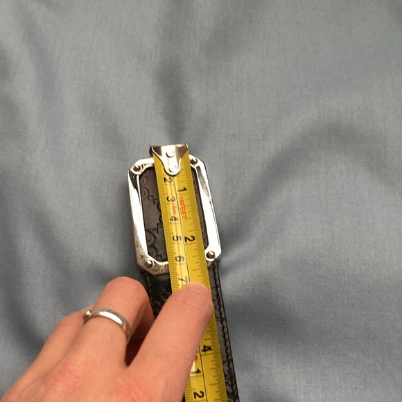 Men’s Gucci Signature Leather Belt - Picture 9 of 12